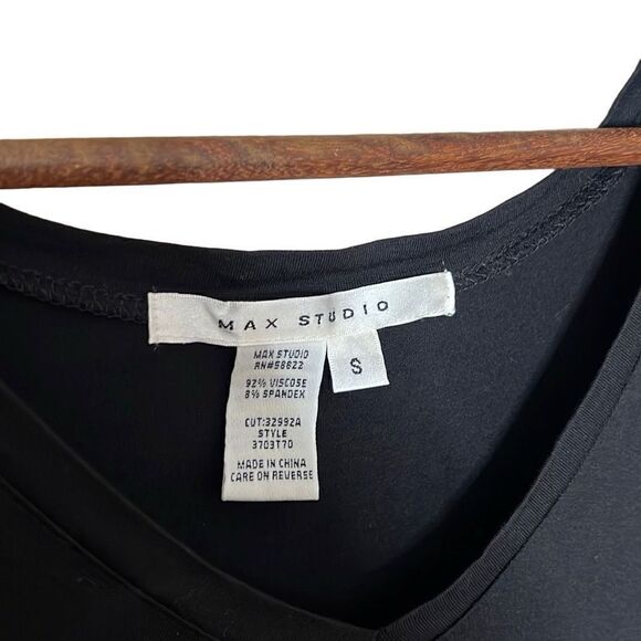 Max Studio V Neck Capped Sleeve Top - Picture 4 of 6